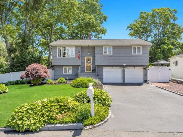 279 Haven Avenue, Ronkonkoma NY 11779