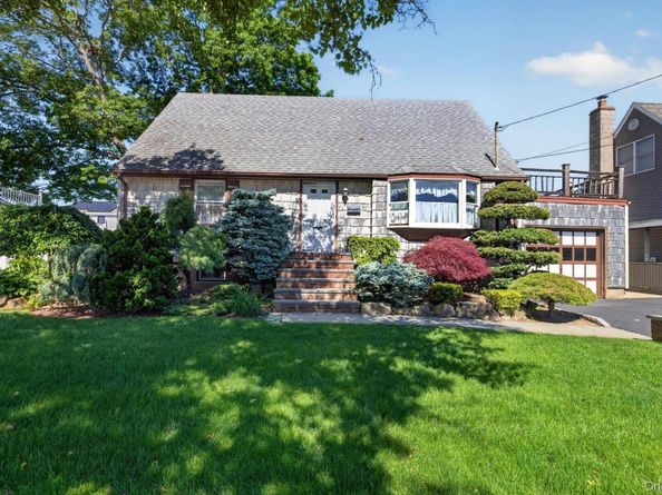 88 Philadelphia Avenue, Massapequa Park NY 11762