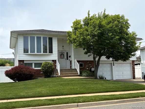 202 W End Avenue, Massapequa NY 11758