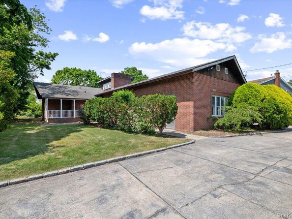1026 W Broadway, Woodmere NY 11598