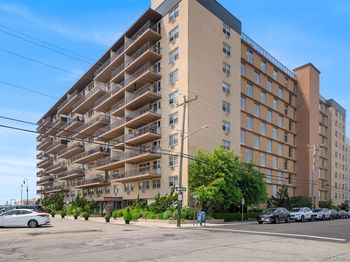 25 Neptune Boulevard