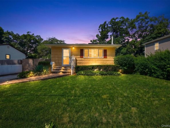52 N 15th Street, Wyandanch NY 11798
