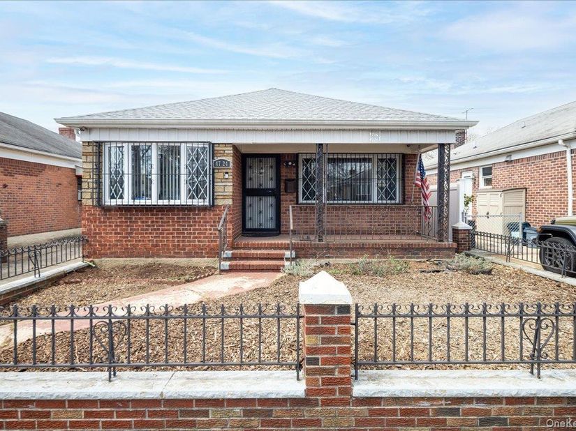 4724 168th Street, Flushing NY 11358