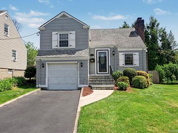 13 Lorenz Avenue