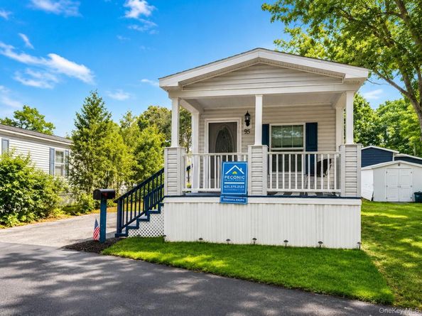 37 Hubbard Avenue 95, Riverhead NY 11901