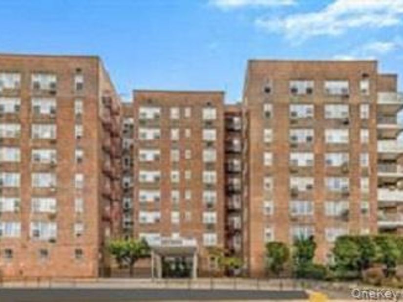 355 Bronx River Road 6I, Yonkers NY 10704