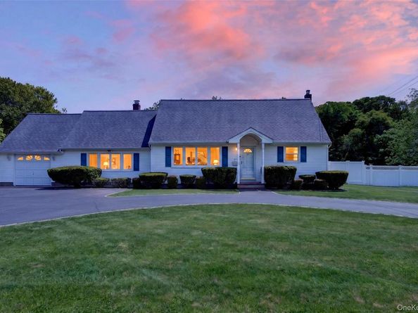 376 S Country Road, East Patchogue NY 11772