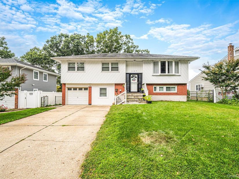 127 Iceland Drive, South Huntington NY 11746