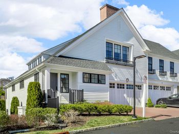 15 Honeysuckle Lane
