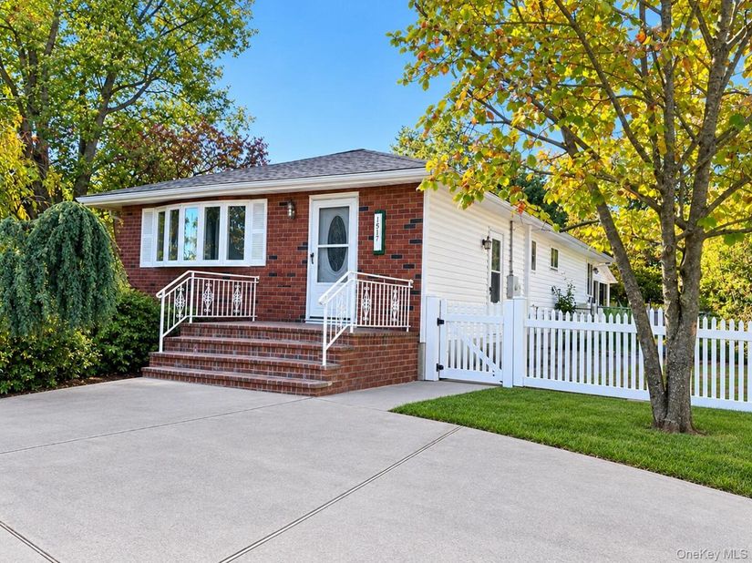 1512 Peters Boulevard, Bay Shore NY 11706