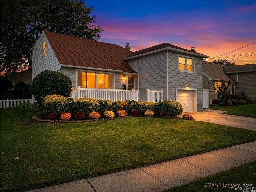 240 Lincoln Avenue, Island Park NY 11558