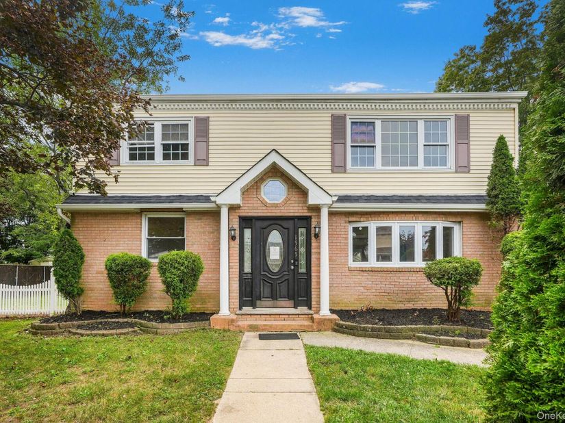 1565 10th Street, West Babylon NY 11704