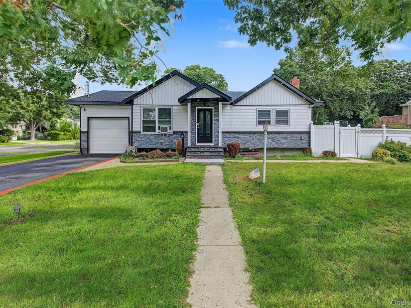 1085 Bay Shore Avenue, Bay Shore NY 11706