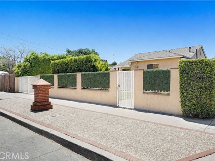 21006 Cohasset Street, Canoga Park (los Angeles) CA 91303