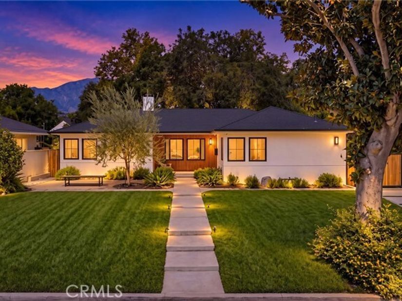 2147 E Woodlyn, Pasadena CA 91104