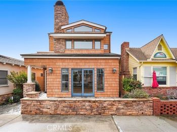 211 E Bay