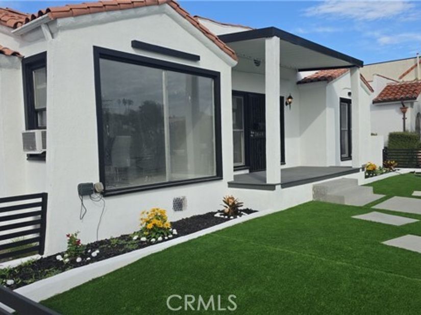 2849 12th, Los Angeles CA 90018
