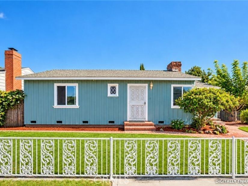 1974 Daisy, Long Beach CA 90806
