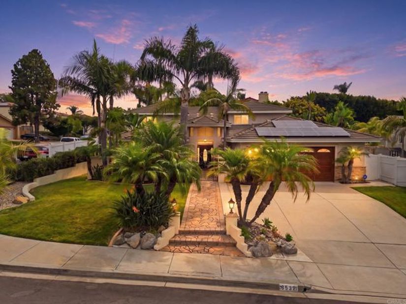 6532 Corintia St, Carlsbad CA 92009