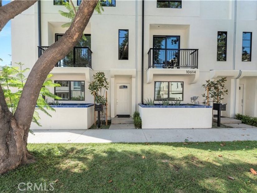 10612 Bloomfield Street, Toluca Lake (los Angeles) CA 91602