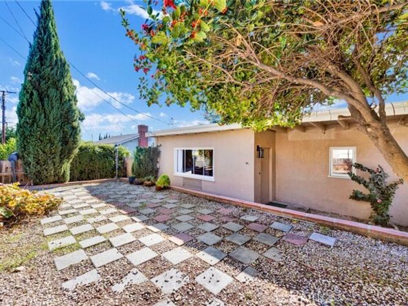 3740 4th, La Crescenta CA 91214