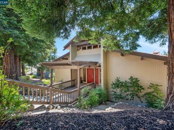 20 Northridge Ln