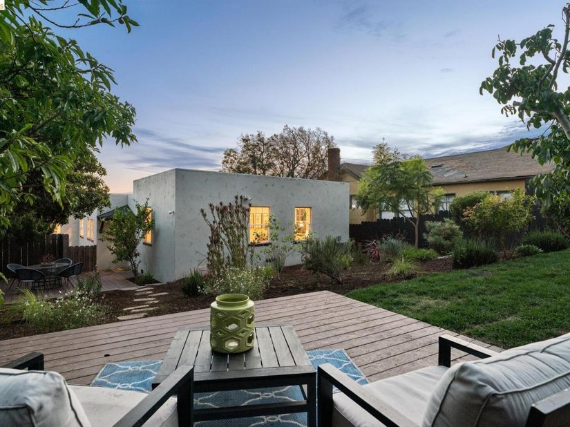 6124 Laird Ave, Oakland CA 94605