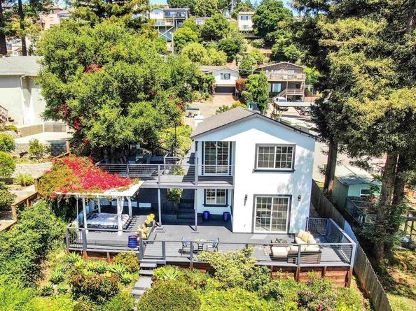 7907 Michigan Ave, Oakland CA 94605