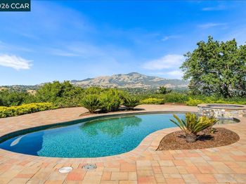300 Oak View Ter