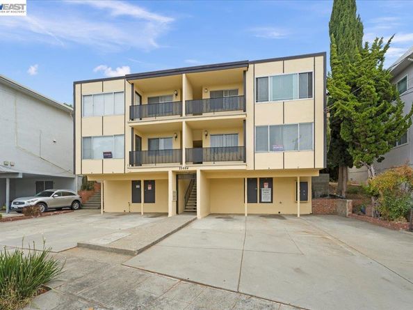 25684 Spring Dr, Hayward CA 94542