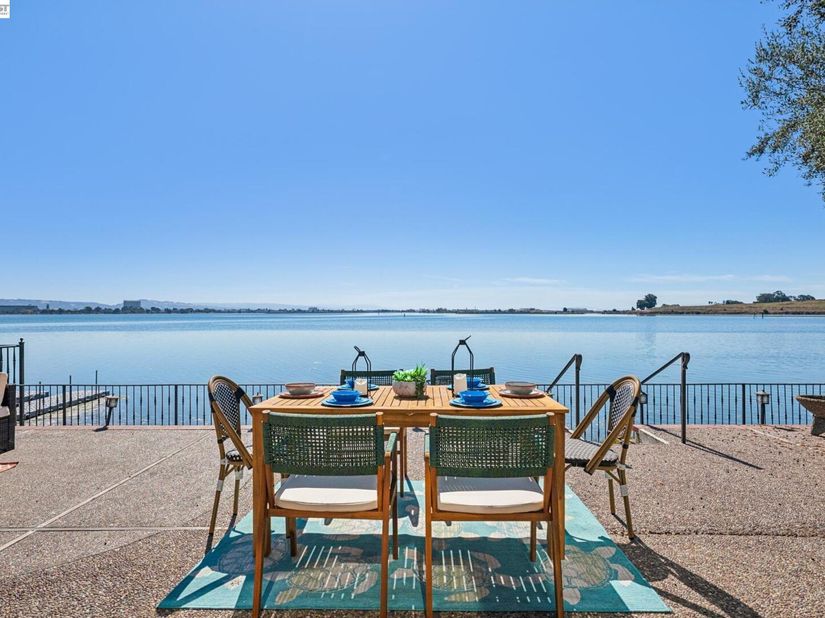 1312 Eastshore Dr, Alameda CA 94501