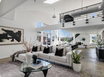 73 Sumner St