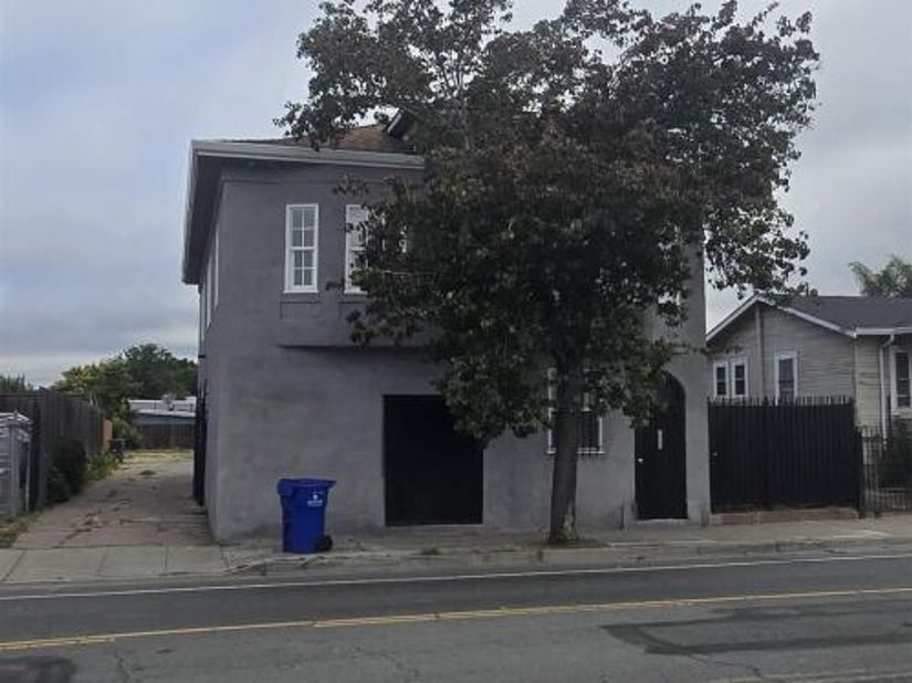 Undisclosed Address #41138155, Oakland CA 94603