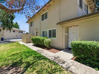 1069 Mohr Lane