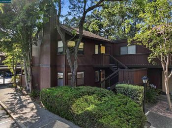 820 Camelback Place