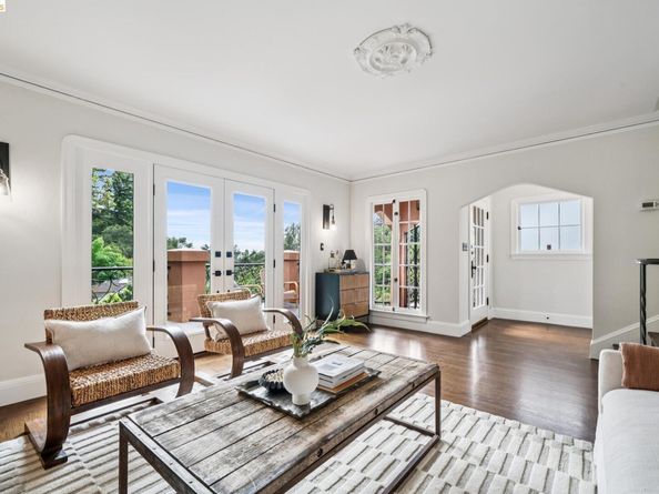 5617 Moraga, Oakland CA 94611