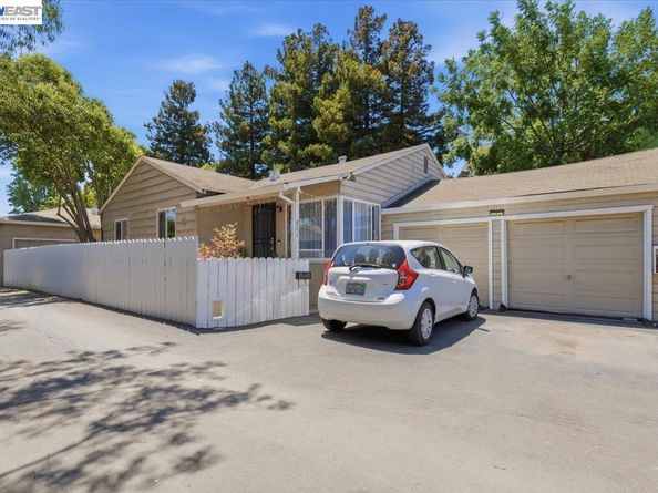 882 W Tennyson Rd, Hayward CA 94544