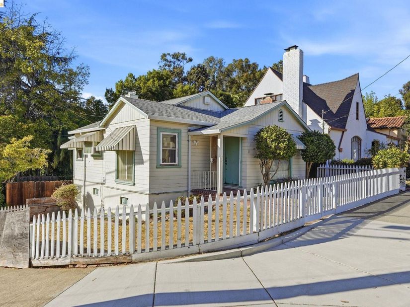 2901 Sheffield Ave, Oakland CA 94602
