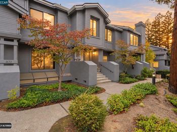 1653 Geary Rd