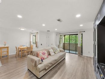 162 Shaniko Cmn