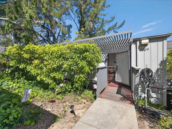1509 Ashwood Dr, Martinez CA 94553