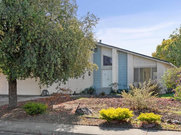 1204 Stirling DR, Rodeo CA 94572