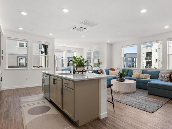 2836 Tradewind Dr, Alameda CA 94501