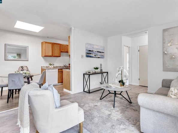 952 Mission Rd, South San Francisco CA 94080