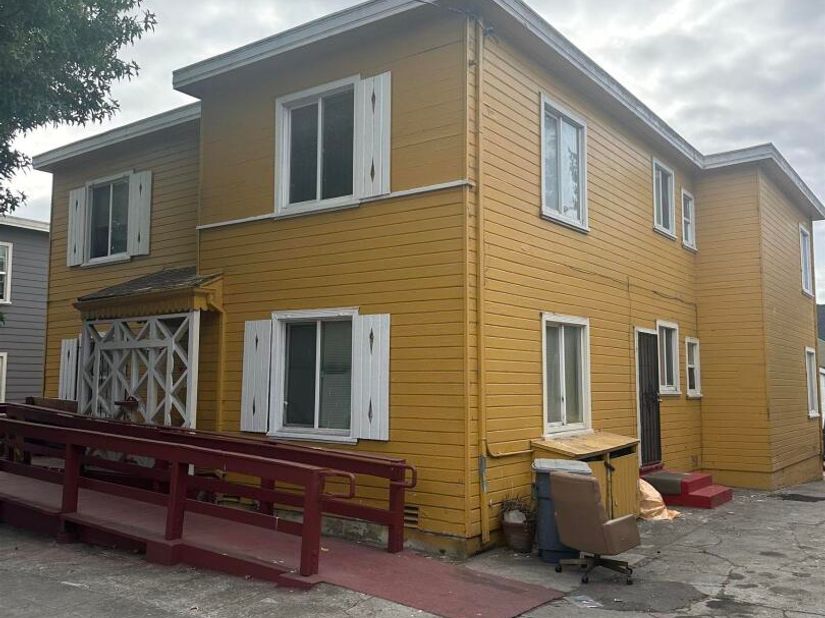 5651 Telegraph, Oakland CA 94609
