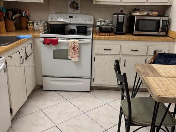 1830 SW 81st Ave 4310, North Lauderdale FL 33068