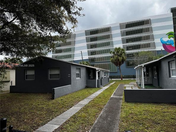 2034 Taylor St, Hollywood FL 33020