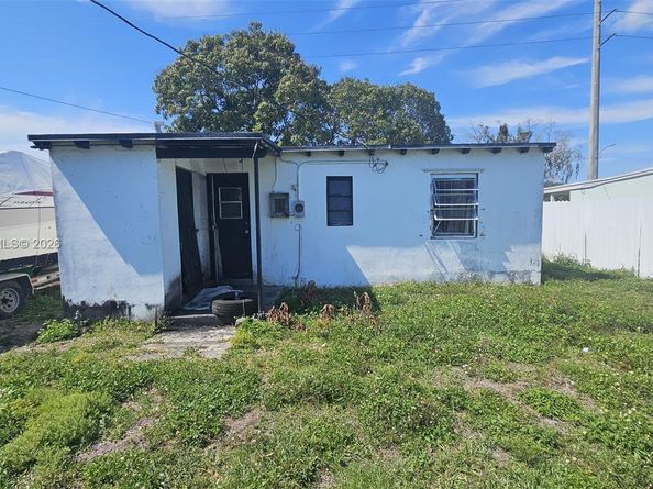 1950 Service Rd, Opa-Locka FL 33054