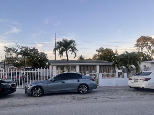 3115 NW 86th street, Miami FL 33147
