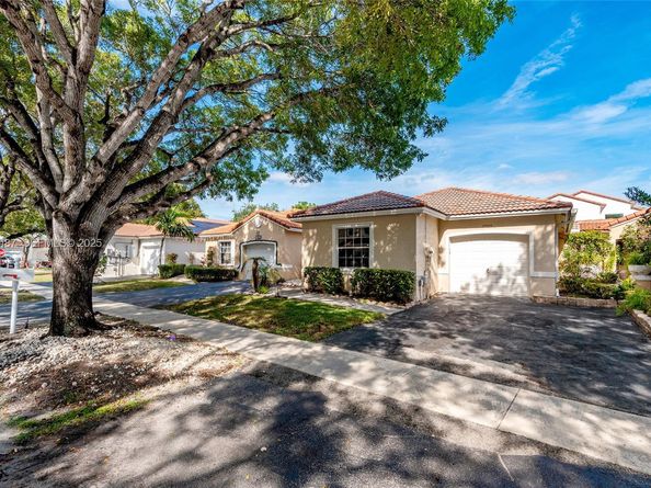 17925 SW 10th Ct, Pembroke Pines FL 33029